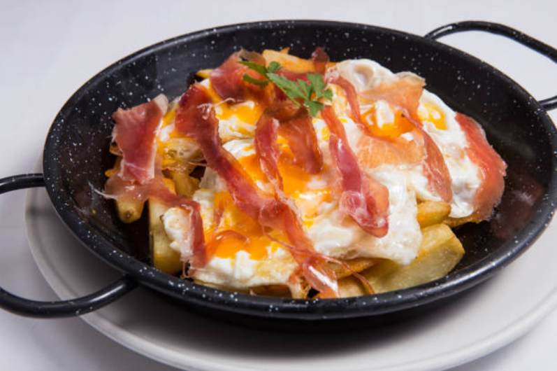 Scrambled eggs with ham recipe