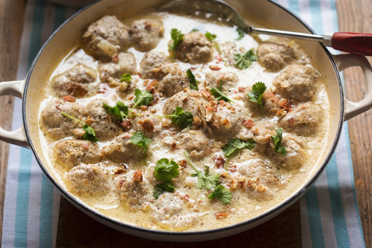 Meatballs in almond sauce