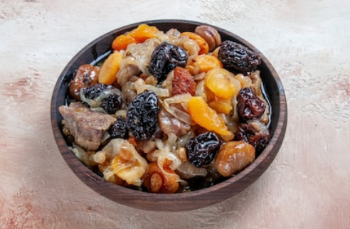 Veal with Almonds and Raisins