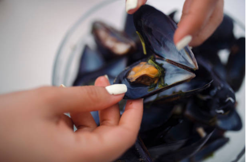 Steamed mussels