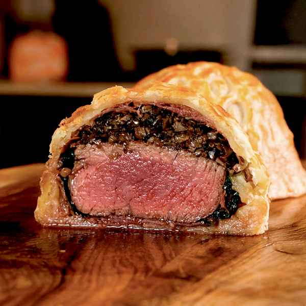 Wagyu Tenderloin Wellington with Berry-Citrus Sauce – Campo Grande