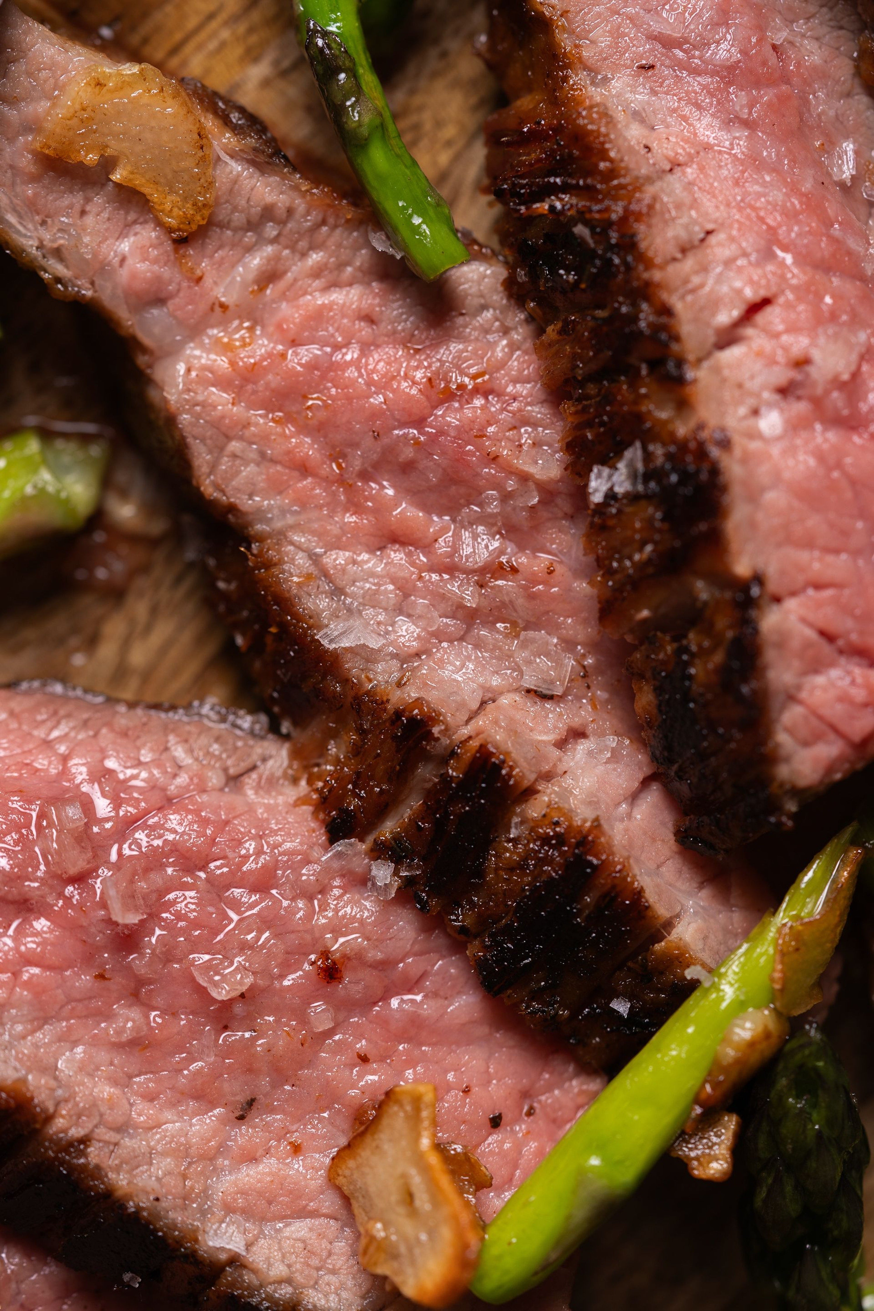 Ibérico pork showing its healthy monounsaturated fat marbling