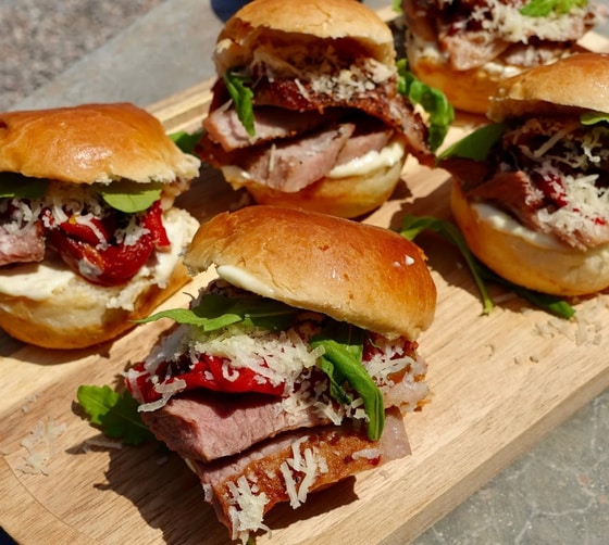 Grilled Ibérico Secreto Sliders with Roasted Peppers & Aioli