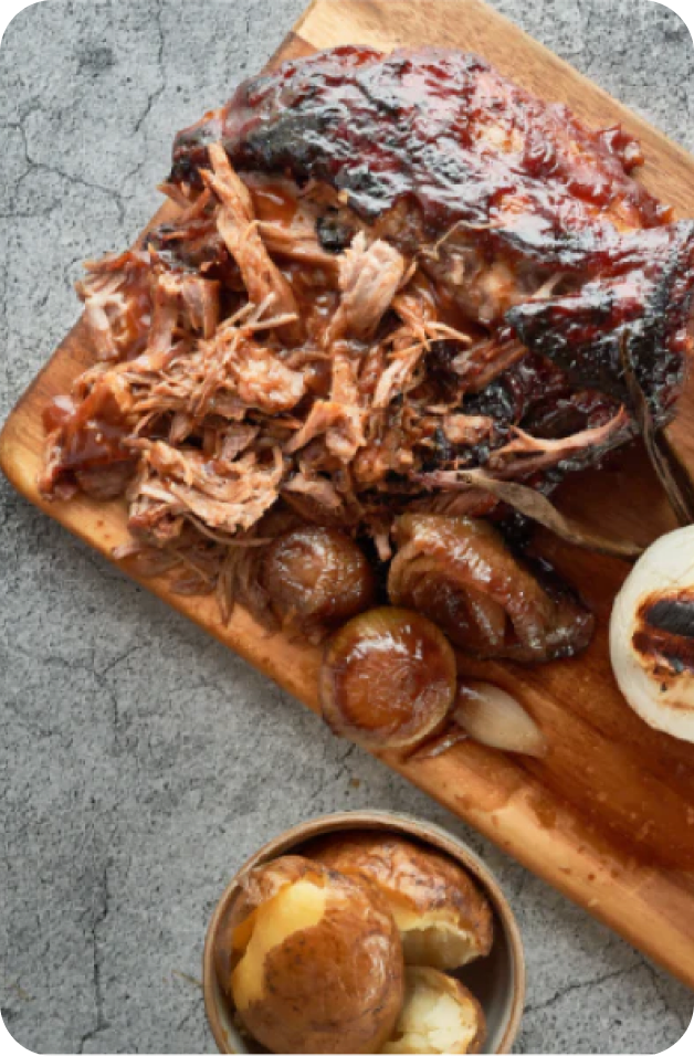 Pulled Ibérico pork with roasted onions and potatoes
